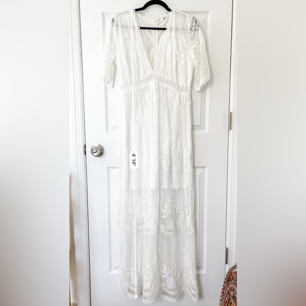 Elegant White Lace Maxi Dress